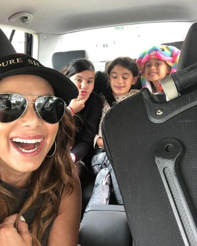 Huia Bennett with her mother and two sisters